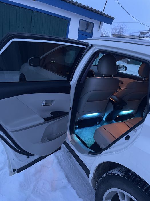 Тоета Венза 2010г