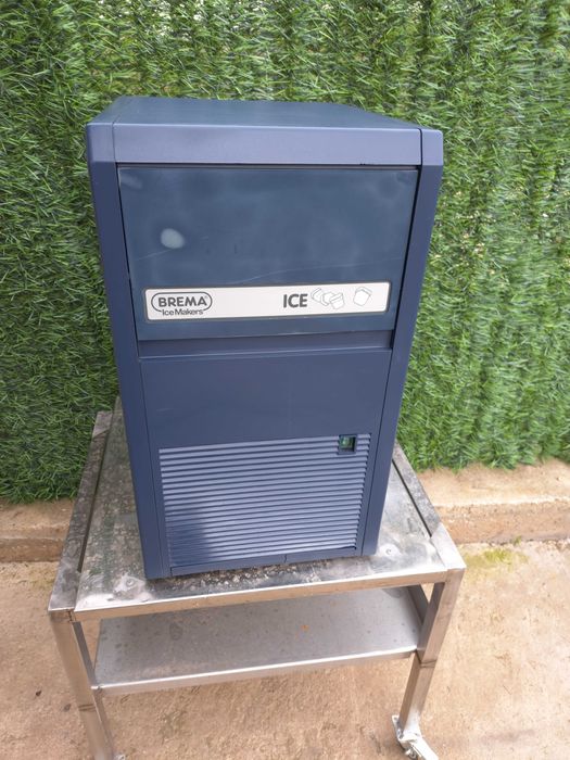 Професионален Ледогенератор HOSHIZAKI IM30