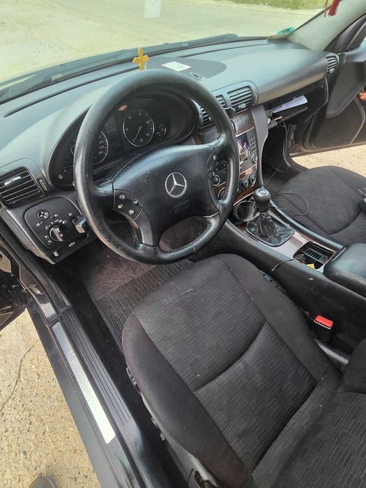 Vanzare sau Schimb | Mercedes C 200 2006 - Manuala - 415.000 km Reali