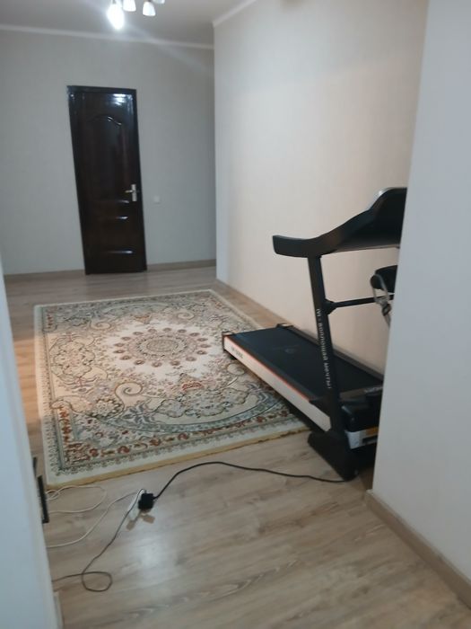 Продам квартиру  трех комнатную