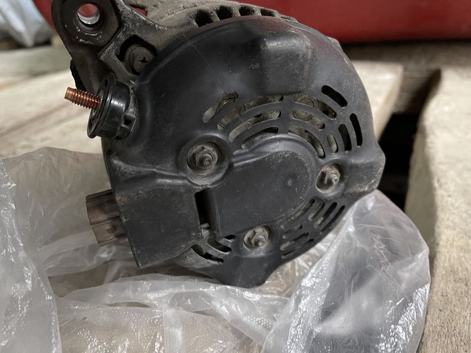 Генератор на Камри 40 3,5 европеец