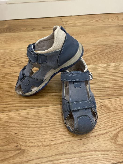 Продам сандали детские
