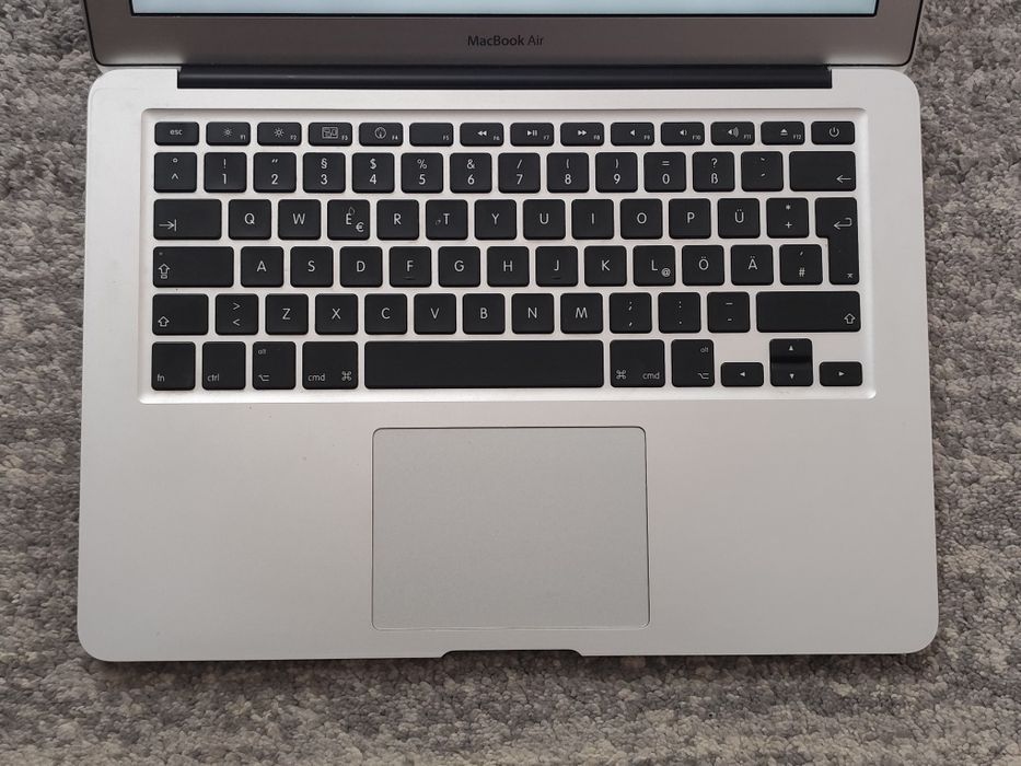 Macbook Air 2010 de vânzare