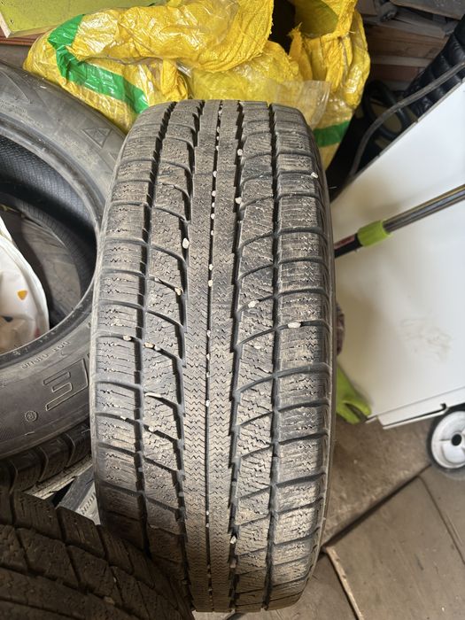 Продам шины размер 215/65/16