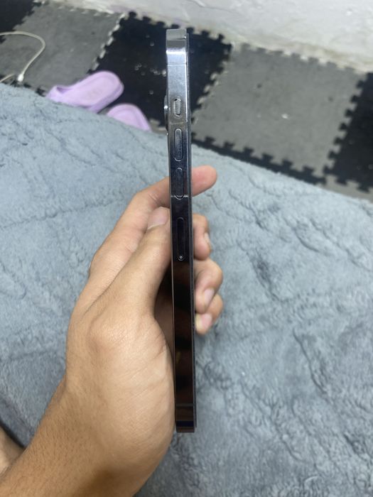 Продам 13 про макс Айфон