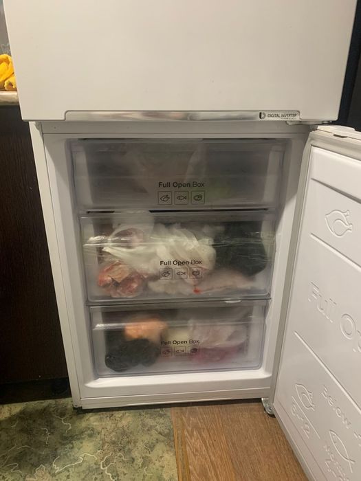 Продаю холодильник Samsung