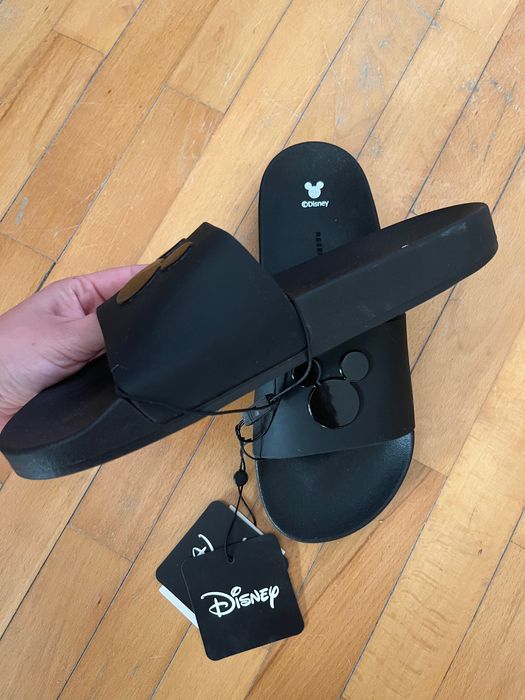 Чехли, чисто нови