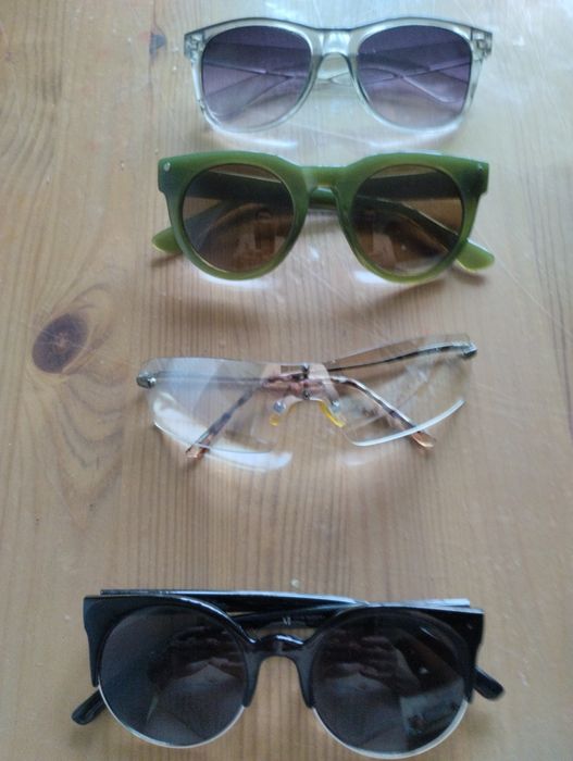 Женские очки от солнца.