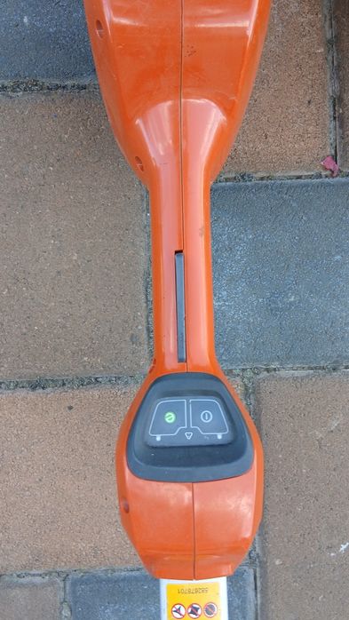 Motocoasa electrica Husqvarna perfect funtionala mai multe detali în privat