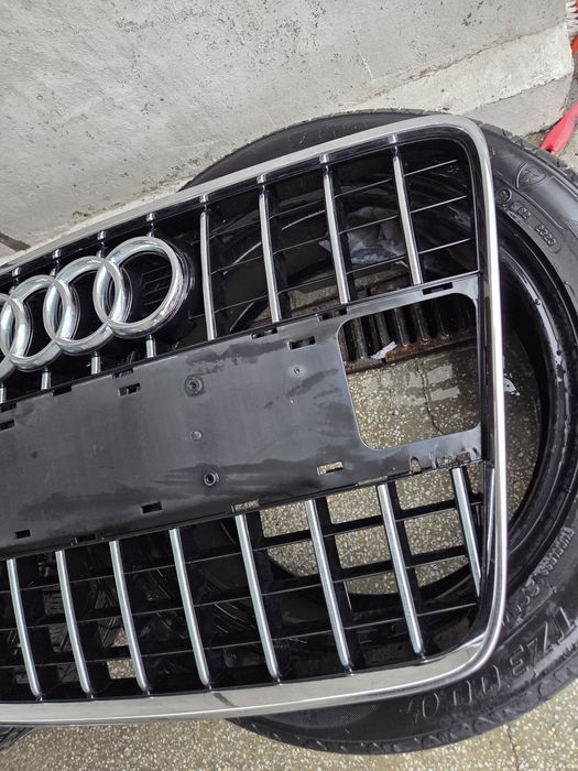 Audi Q7 4L0 Предна маска ОЕ Перфектна!
