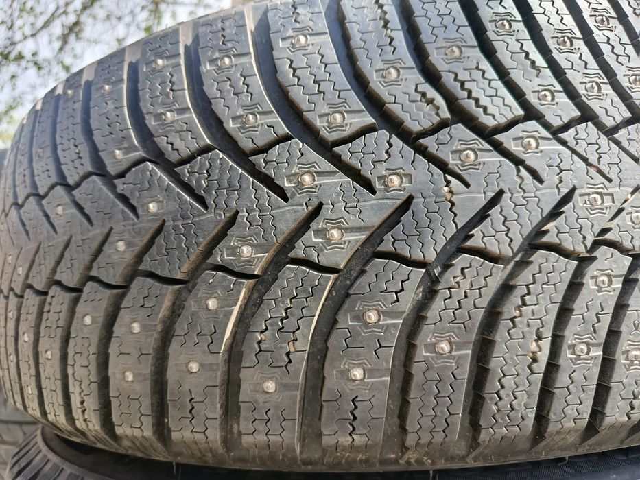 Bridgestone 235 55 R19 комплект