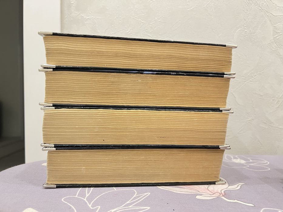 Продаются книги Сумерки