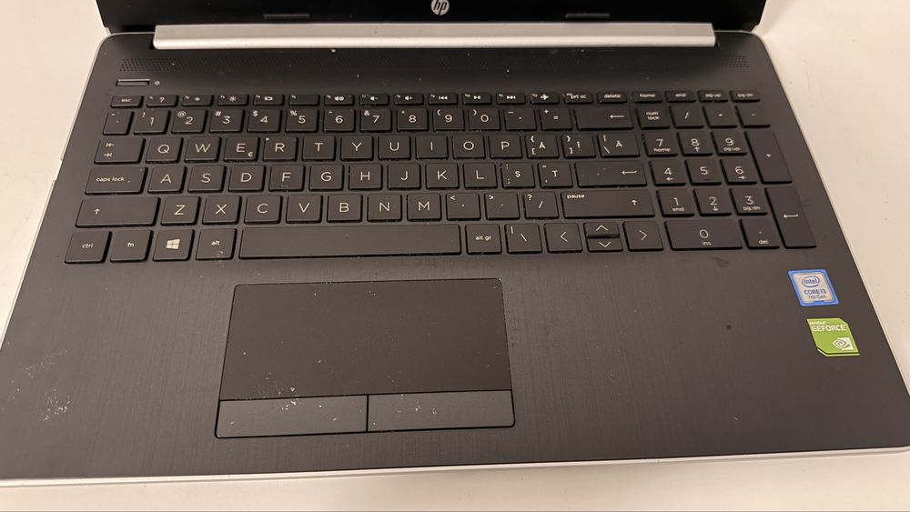 Laptop HP 15-da0134nq - pentru piese (ecran spart)