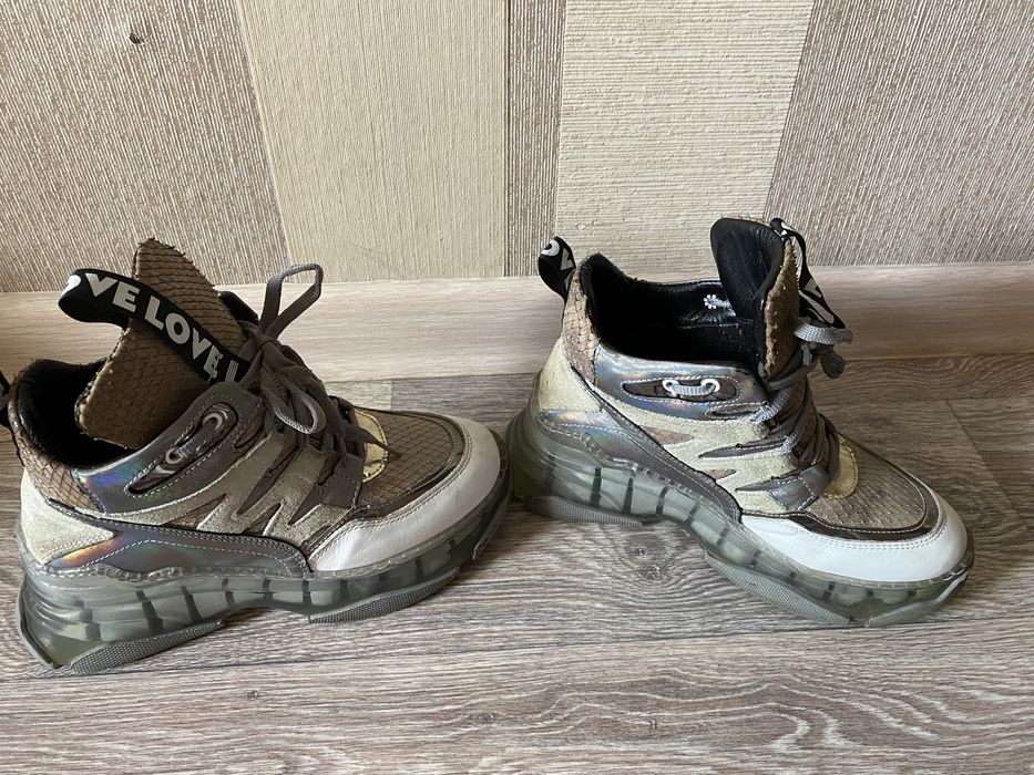 Кроссовки демисезонка