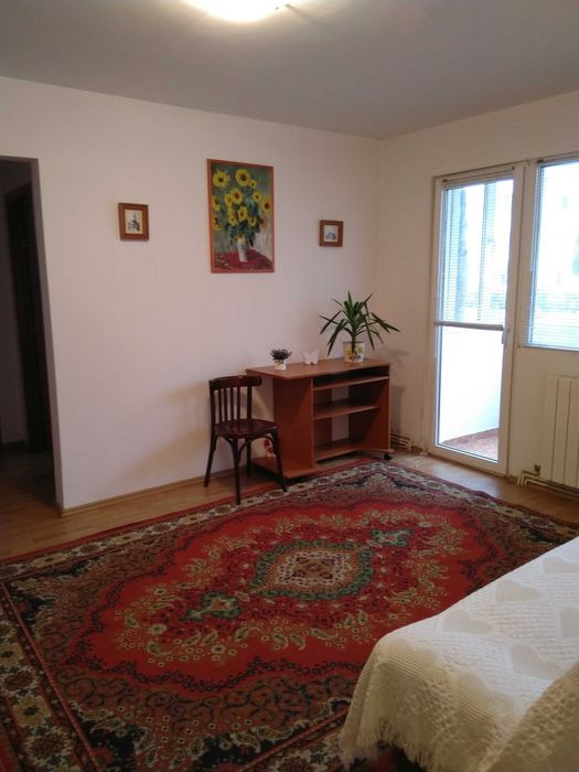 Inchiriez apartament semidecomandat cu 2 camere, in Astra Brasov