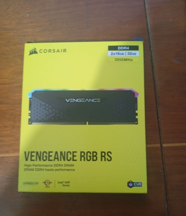 CORSAIR Vengeance RGB RS RAM 32gb 2x16 DDR4