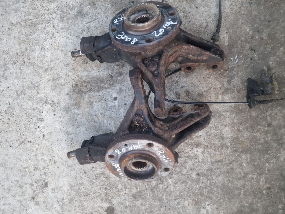 Fuzeta dreapta Peugeot 3008 motor 2.0hdi