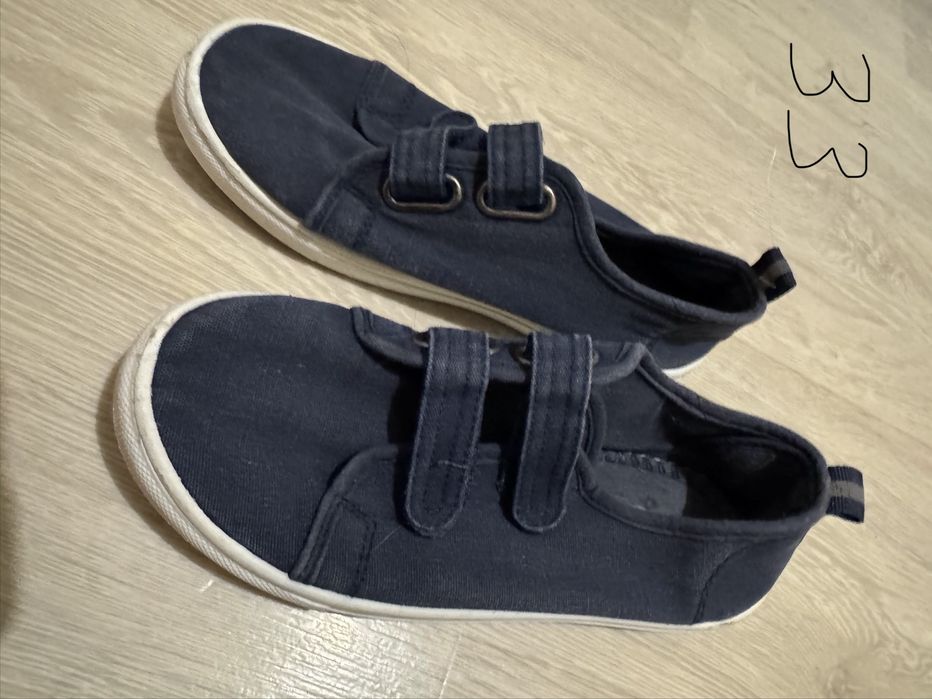 Продам обувь детскую