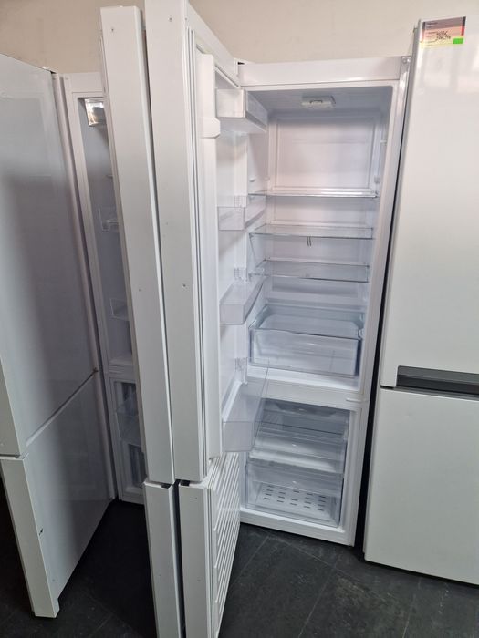 Хладилник с фризер Gram A+