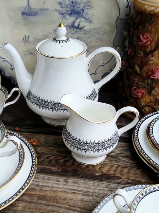 Костен порцелан Сервиз