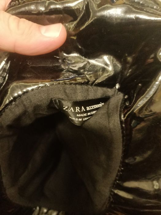 Шапка лъскава /Zara