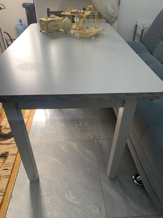 Продам куханный стол