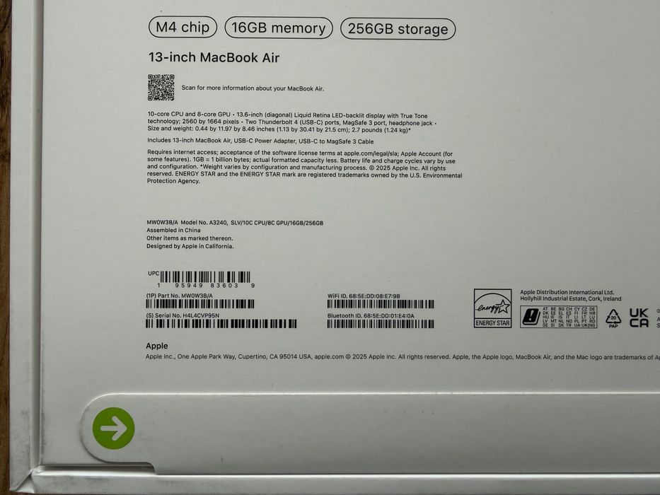 ЧИСТО НОВ MacBook Air 13" M4 Chip 10-CPU, 8-GPU, 16GB RAM, 256GB SSD