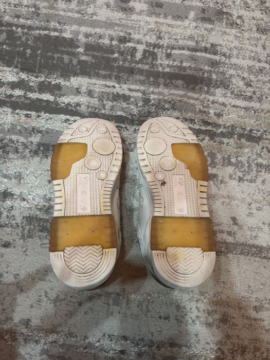 Vand off white out of office