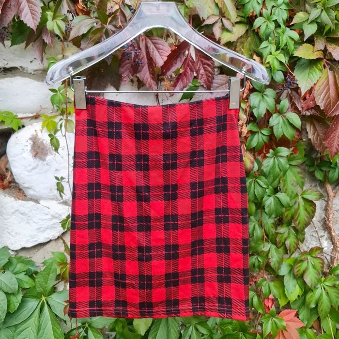 Fusta carouri stramta