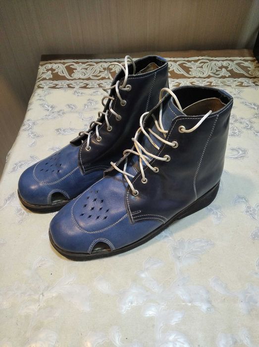 Ортопедические ботинки.