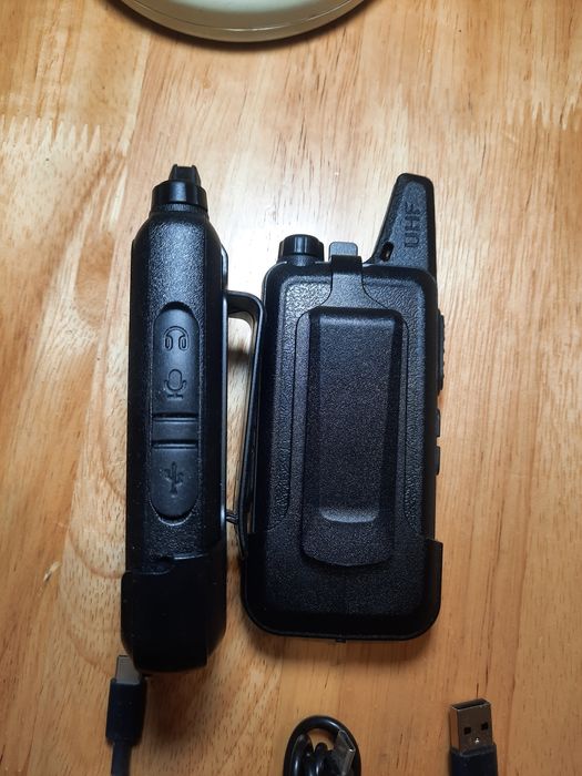 Продам две рации.