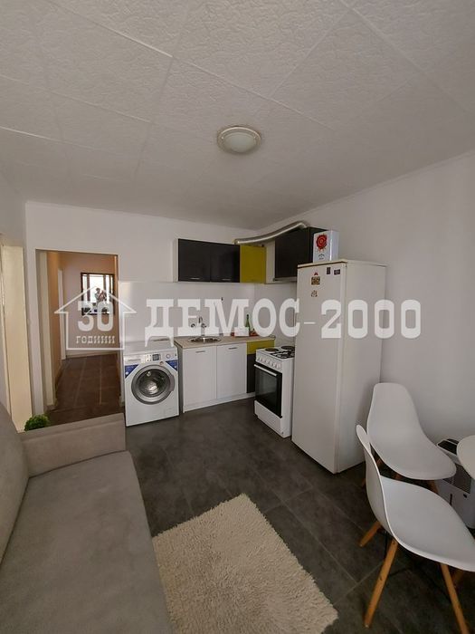 Дава се под наем Тристаен апартамент в Варна, Зимно кино Тракия - 60 кв.м за 357 € - Снимка #1