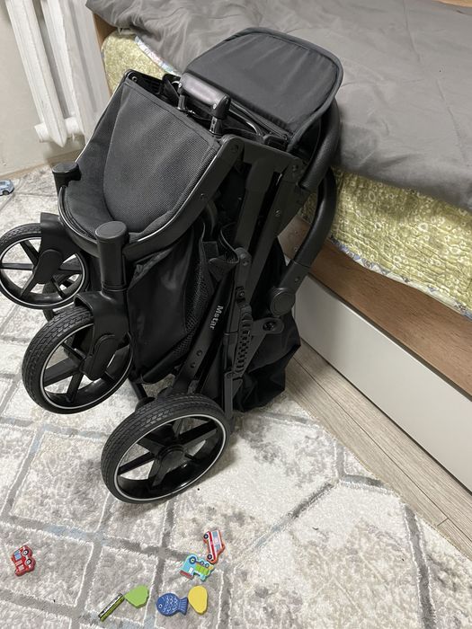 Коляска почти новая
