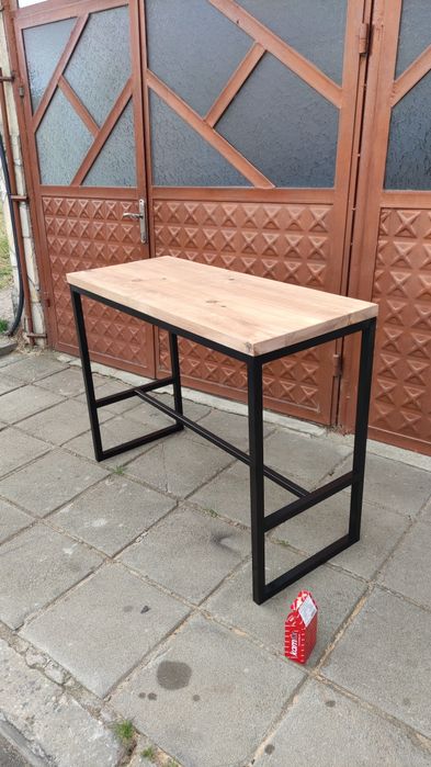 Бар маса от масив и желязо