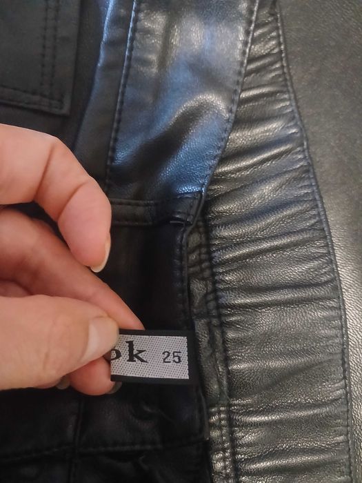 Юбка ,брюки из Экокожи Б/у