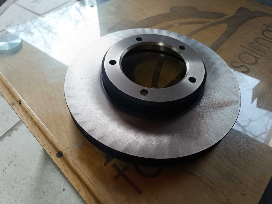 передние диски на Toyota Land Cruiser 105