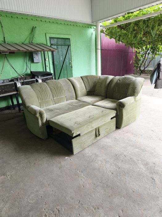 Продам диван в хорошем состоянии