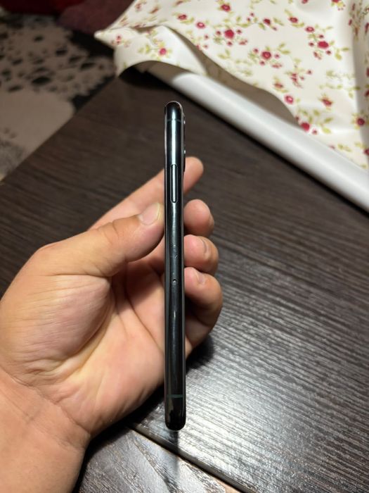 Iphone 11 pro  сатылады