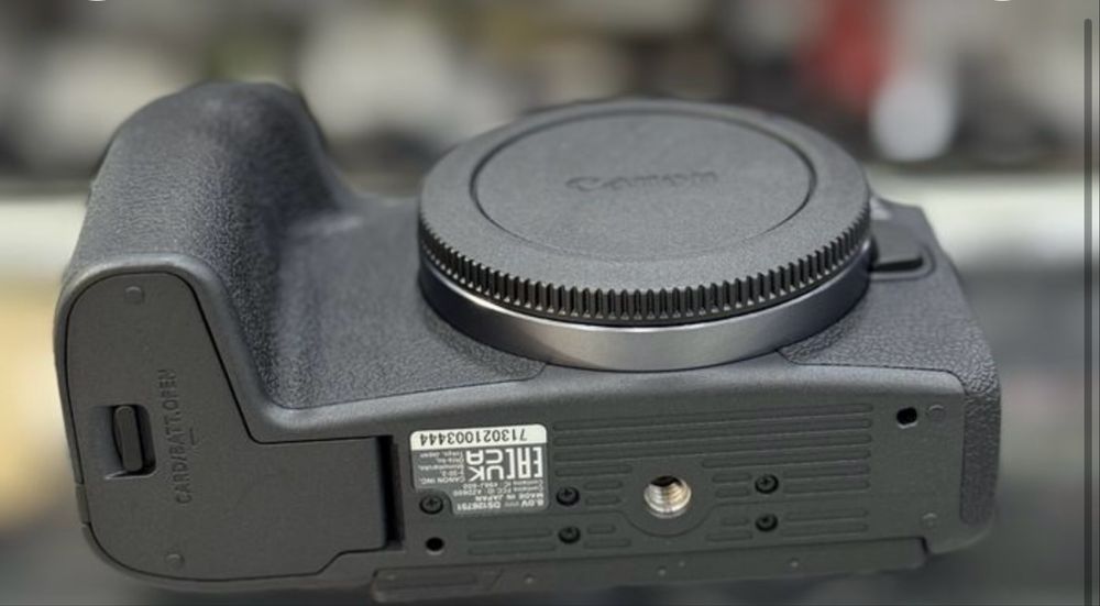 Canon Rp sotiladi.Foto video uchun zor kamera