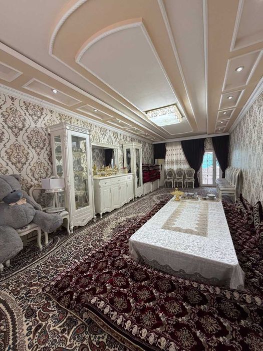 Уч кахрамон Шредр боги йонида 4,3 сотик 6 хона Ховли Срочно сотилади