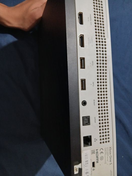 Vand xbox one s nefunctional ps3 perfect functional