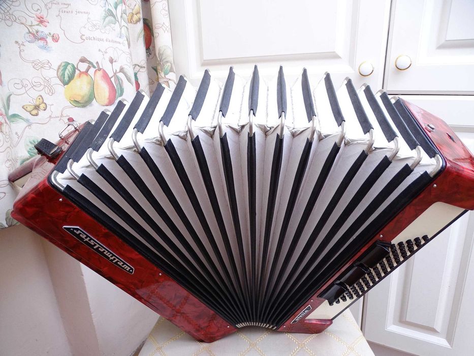 Акордеон Велтмайстер Стела 60 баса