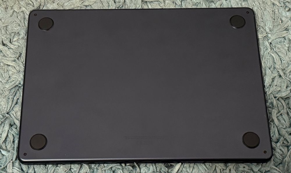 MacBook Air 13,6-inch, Mid 2022 M2, 8GB DDR, 256GB ssd Baterie 100%