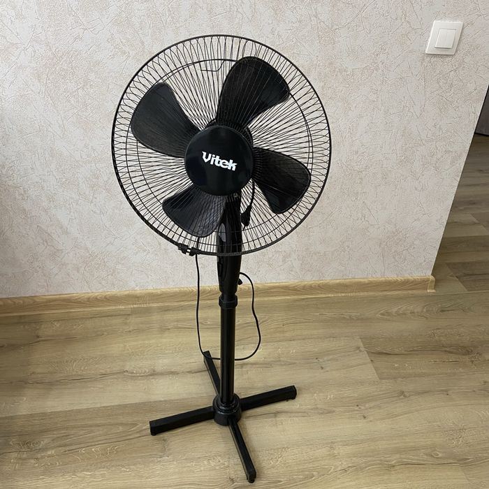 Вентилятор напольный  Vitek