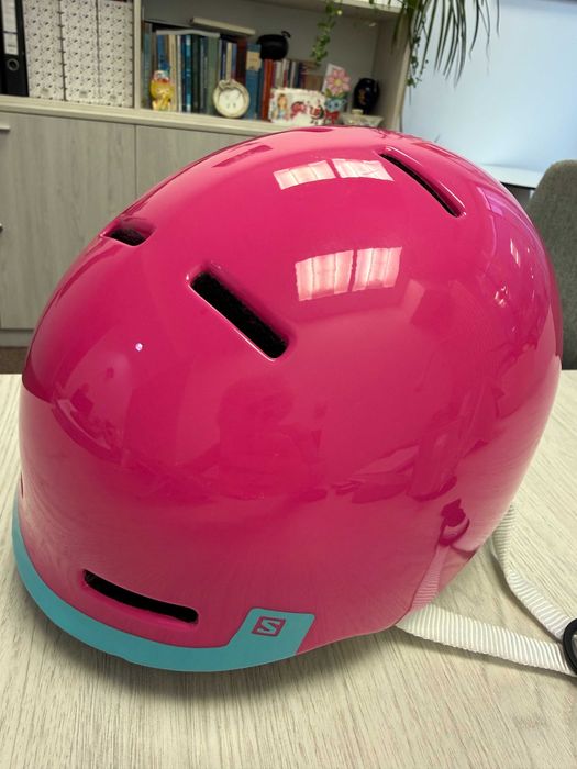 vand casca de ski Salomon 49-53 in satare foarte buna