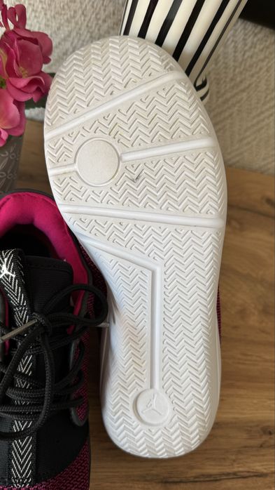 Нови дамски маратонки Air Jordan номер 37.5