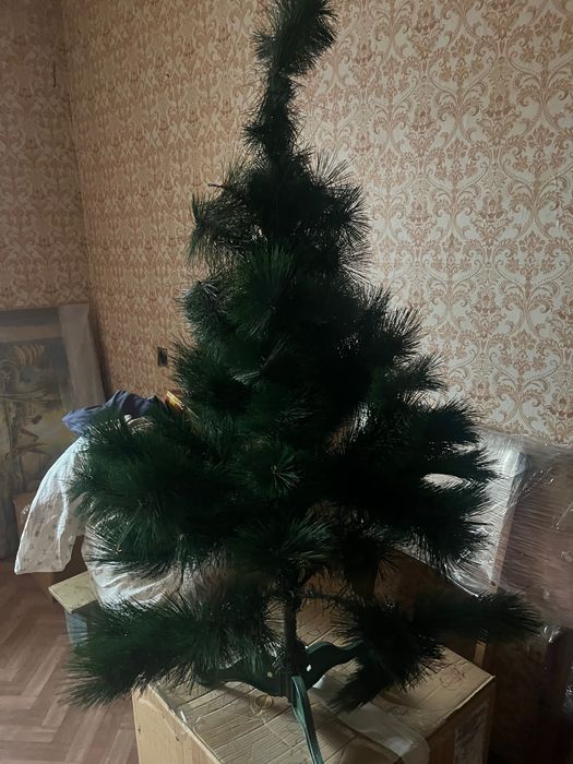 Продам ёлку искусственную