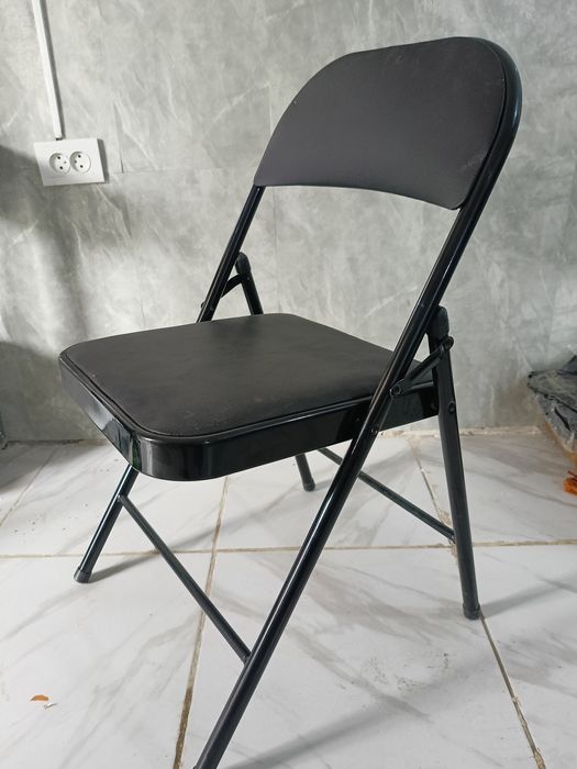 Продаю  стулья в отличном состояний