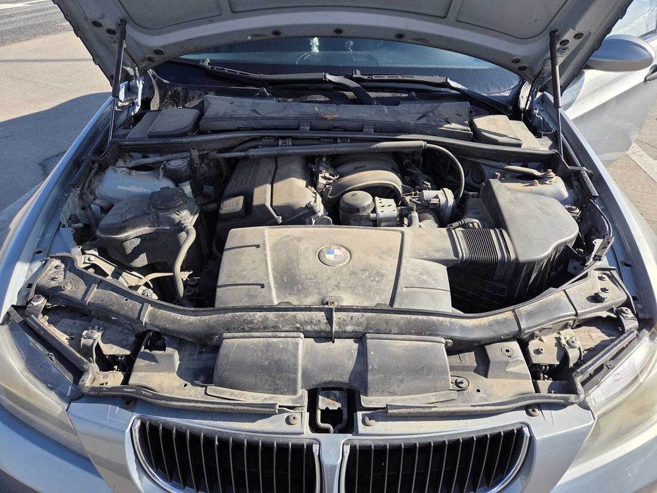 BMW E90 Seria 3 318i