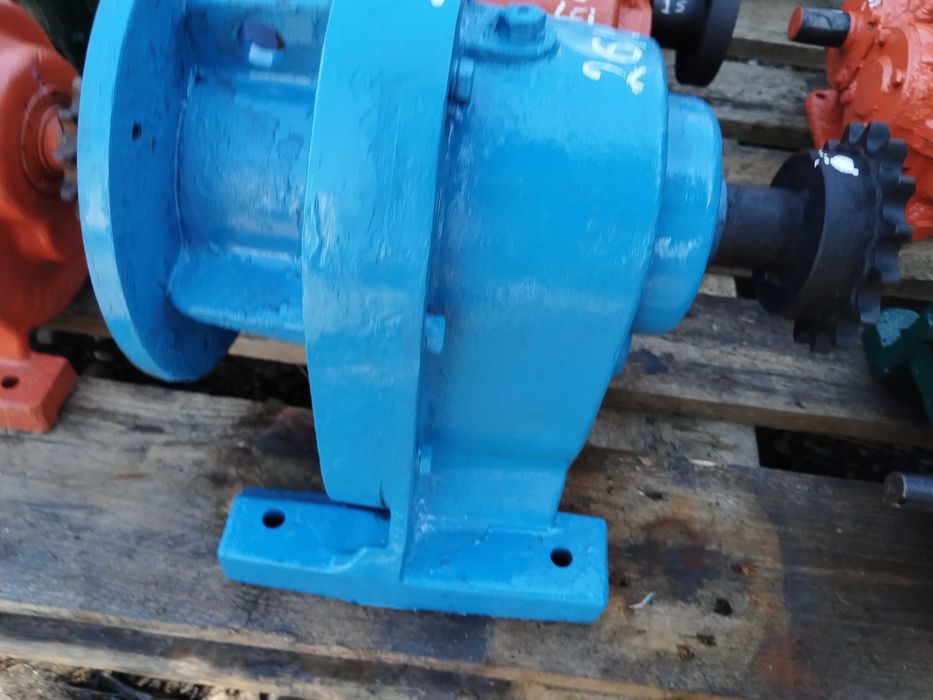 Reductor în linie pentru foraj fântâni puțuri